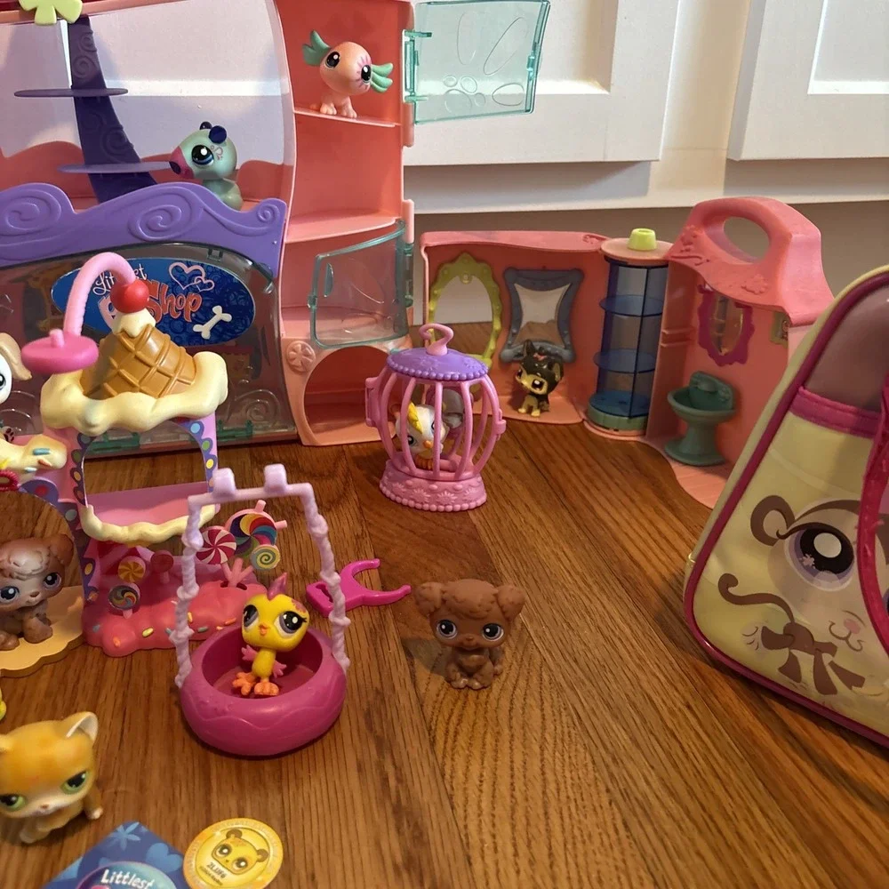 Huge Lot Littlest Pet Shop Authentic LPS Pets Some Vtg , Playsets, Accessories